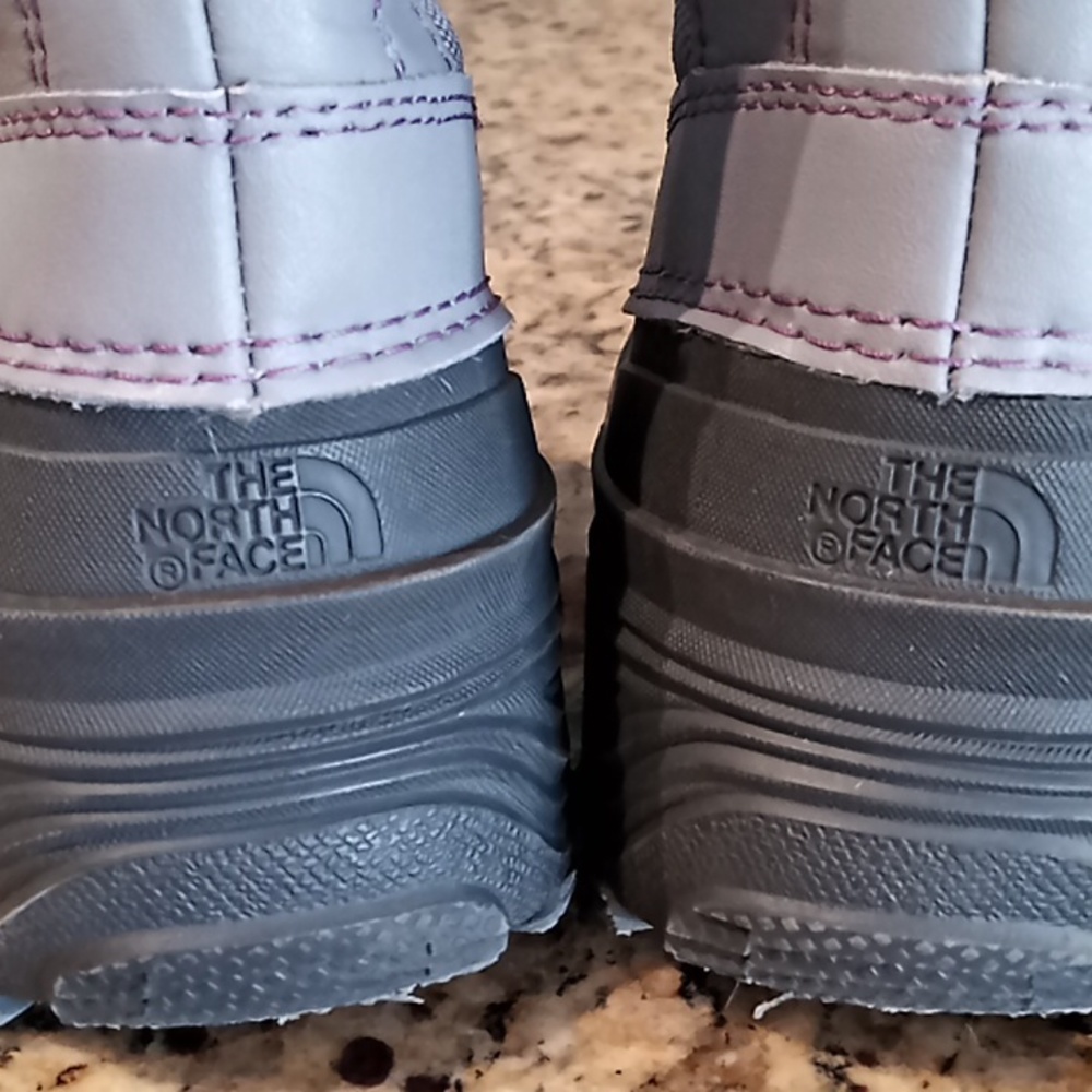 The North Face Girls Alpenglow IV Lace Insulated Waterproof Winter Boots. Size 1 - Picture 15 of 15